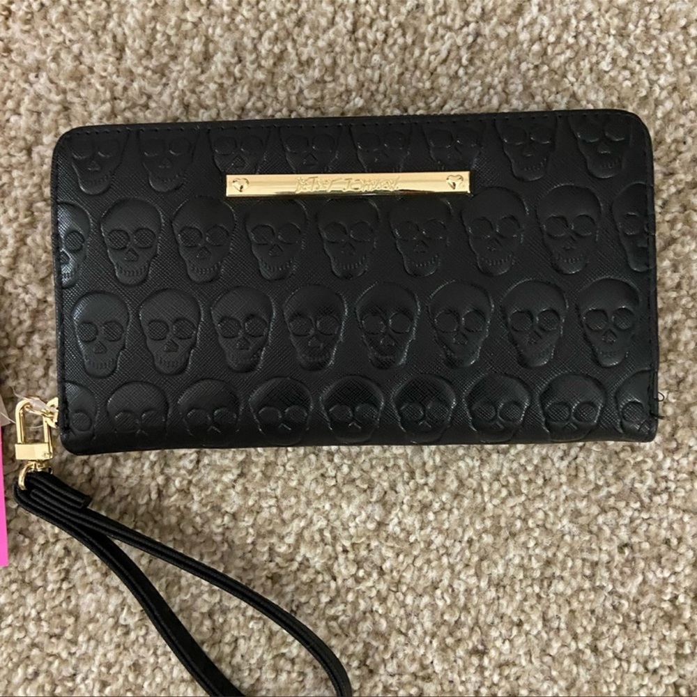 Betsey Johnson black embossed skull wallet/ wristlet